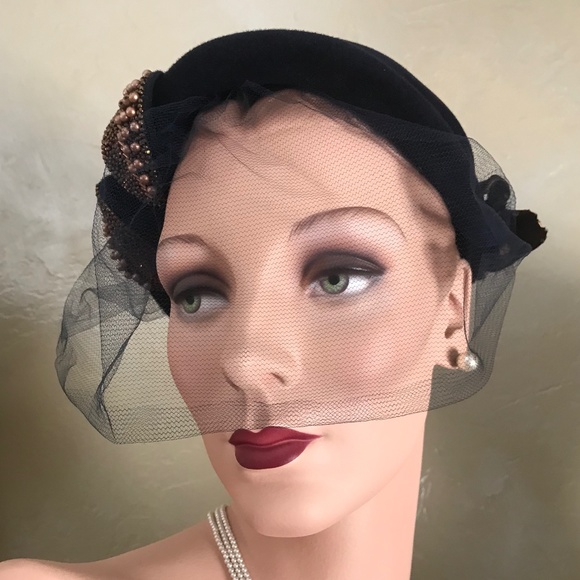 CHIC 1950s\' NAVY VELOUR FELT TOQUE - COPPER COLORED PEARL & BOW TRIM + NAVY VEIL main image 4